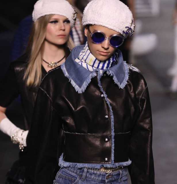 كارل لاغرفلد ينقلنا إلى علم البحارة في مجموعة شانيل كروز 2019