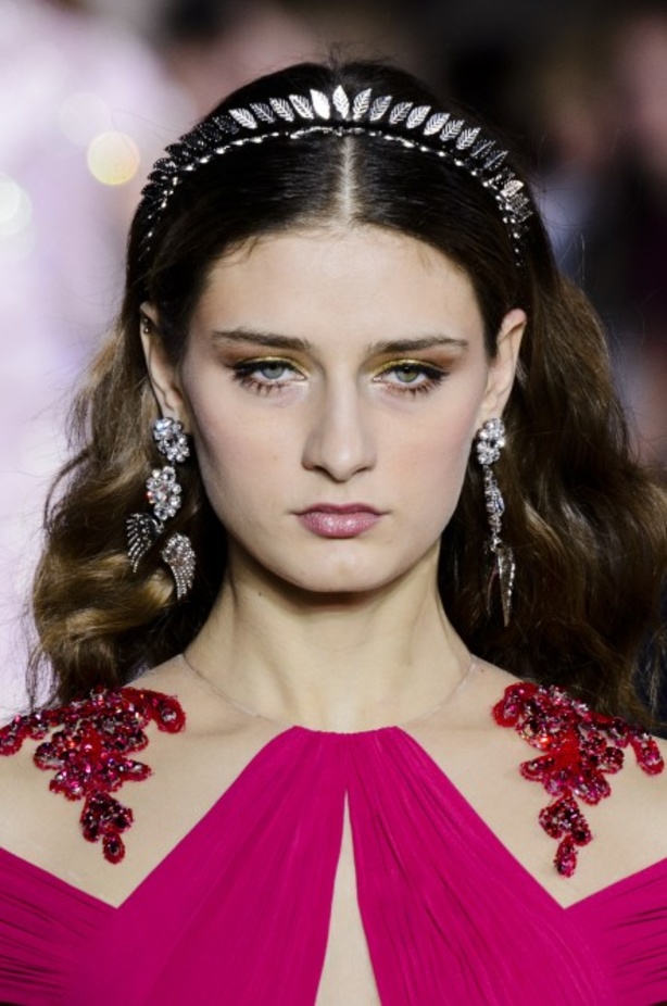 عرض ازياء جروج حقيبة لربيع وصيف 2018