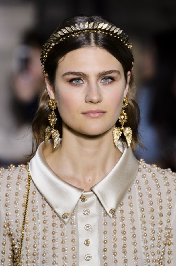 عرض ازياء جروج حقيبة لربيع وصيف 2018