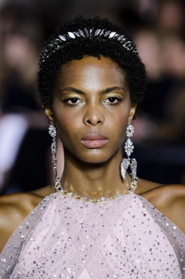 عرض ازياء جروج حقيبة لربيع وصيف 2018