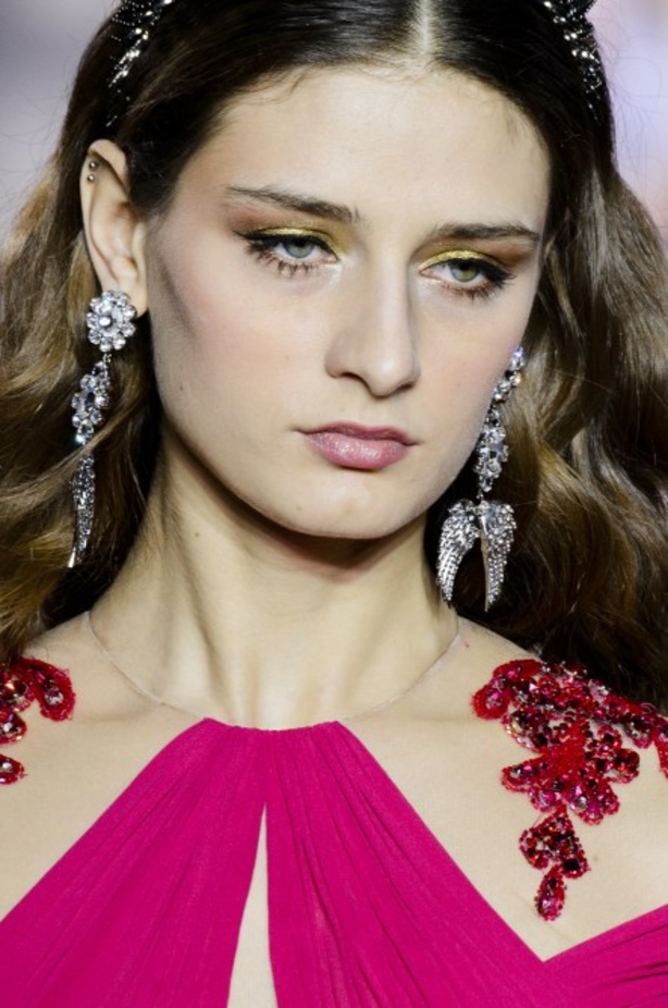 عرض ازياء جروج حقيبة لربيع وصيف 2018