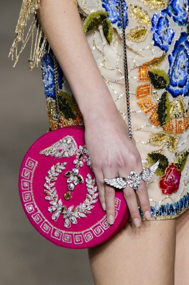 عرض ازياء جروج حقيبة لربيع وصيف 2018