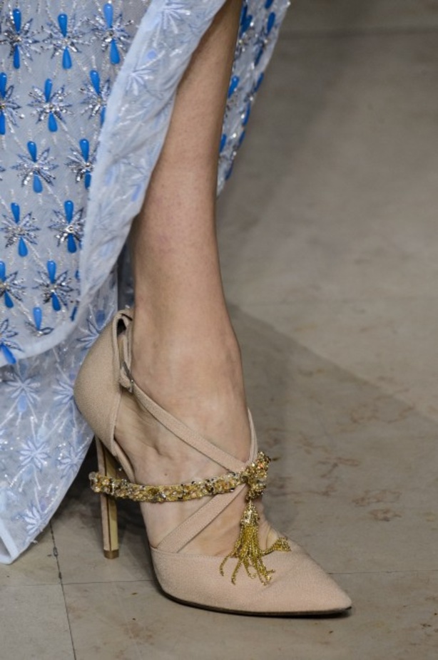 عرض ازياء جروج حقيبة لربيع وصيف 2018