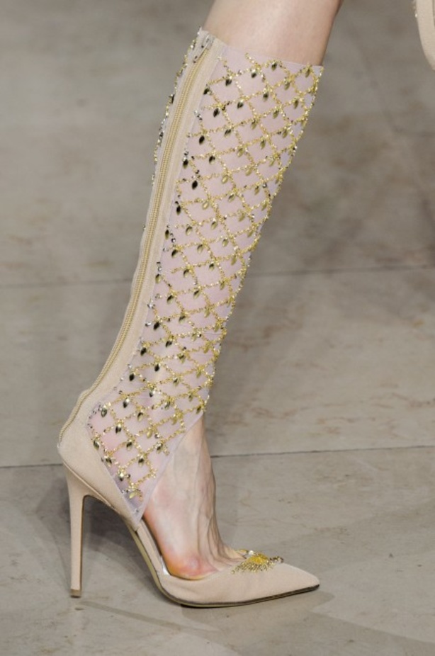 عرض ازياء جروج حقيبة لربيع وصيف 2018