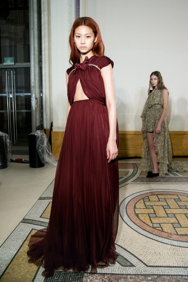 مجموعة Giambatista Valli من الألبسة الفاخرة لربيع وصيف 2018