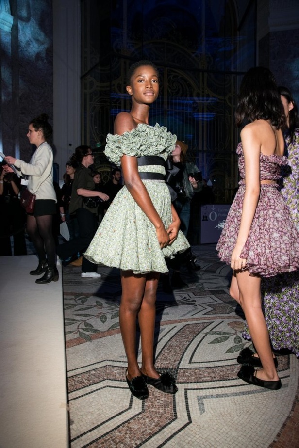 مجموعة Giambatista Valli من الألبسة الفاخرة لربيع وصيف 2018