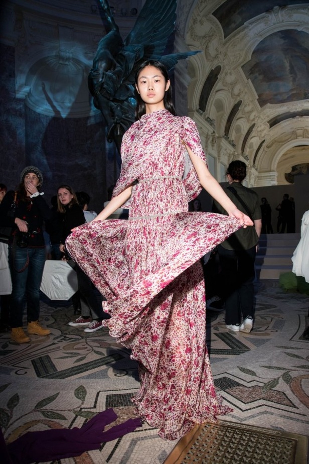 مجموعة Giambatista Valli من الألبسة الفاخرة لربيع وصيف 2018