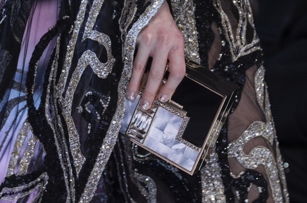 ايلي صعب يحتفل بالحياة في مجموعته لربيع وصيف 2018