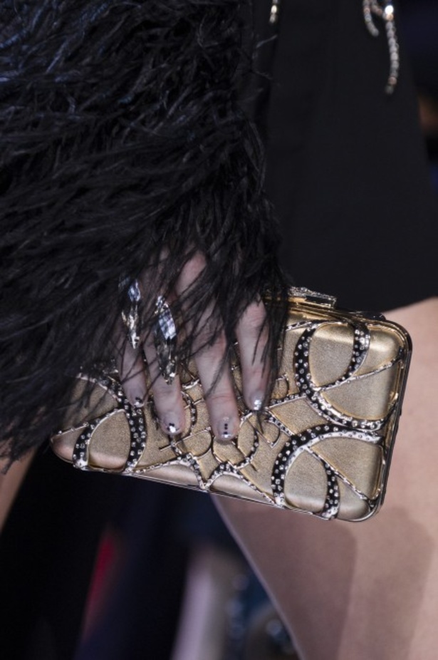 ايلي صعب يحتفل بالحياة في مجموعته لربيع وصيف 2018