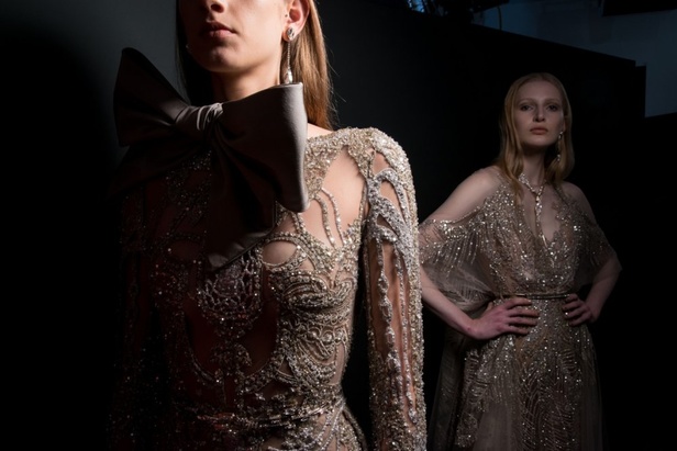 ايلي صعب يحتفل بالحياة في مجموعته لربيع وصيف 2018