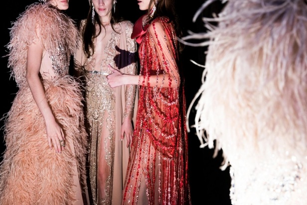 ايلي صعب يحتفل بالحياة في مجموعته لربيع وصيف 2018