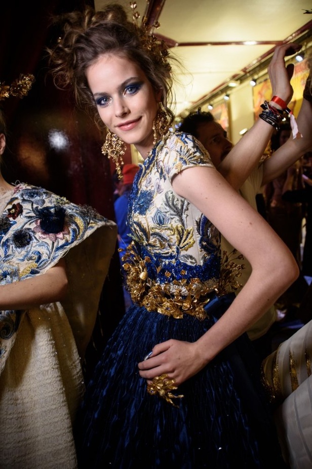 مجموعة Guo Pei للأزياء الفاخرة لربيع ٢٠١٨ !