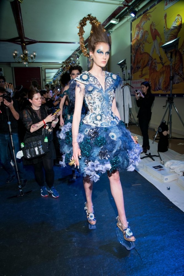 مجموعة Guo Pei للأزياء الفاخرة لربيع ٢٠١٨ !