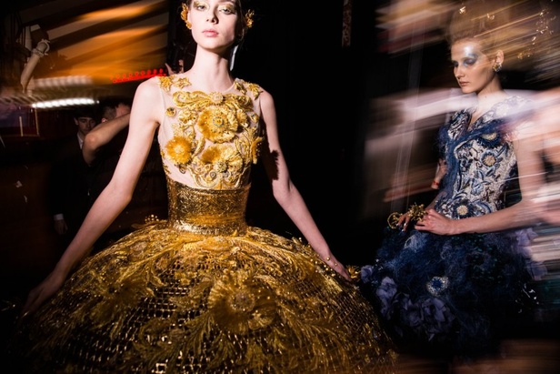 مجموعة Guo Pei للأزياء الفاخرة لربيع ٢٠١٨ !