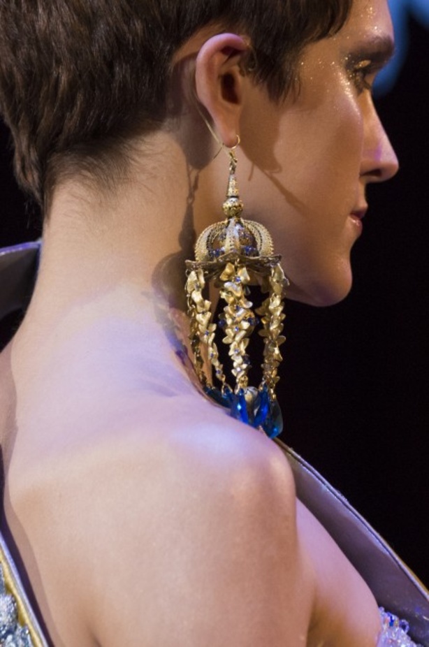 مجموعة Guo Pei للأزياء الفاخرة لربيع ٢٠١٨ !