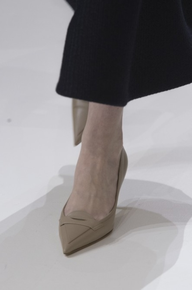 الأنوثة والأناقة.. عنوانا مجموعة دار Dior للهوت كوتور لخريف وشتاء 2018 - 2019 