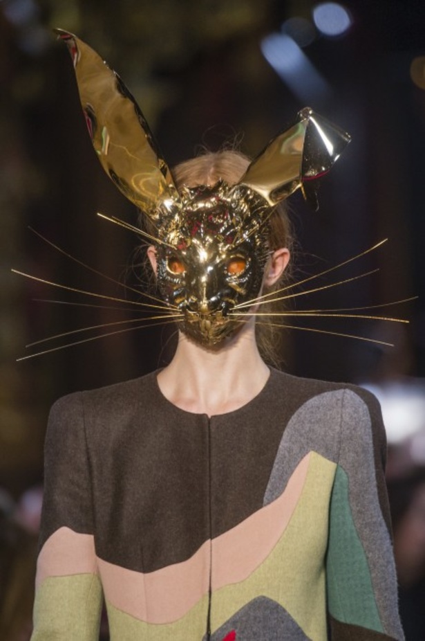 عرض أزياء Schiaparelli لخريف 2018