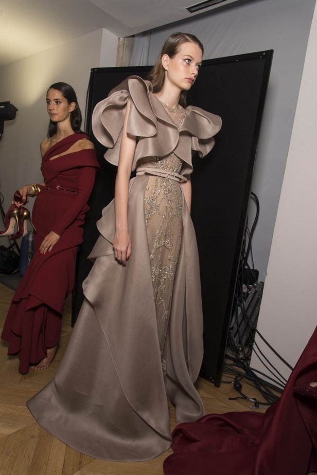 عرض أزياء ايلي صعب لخريف 2018