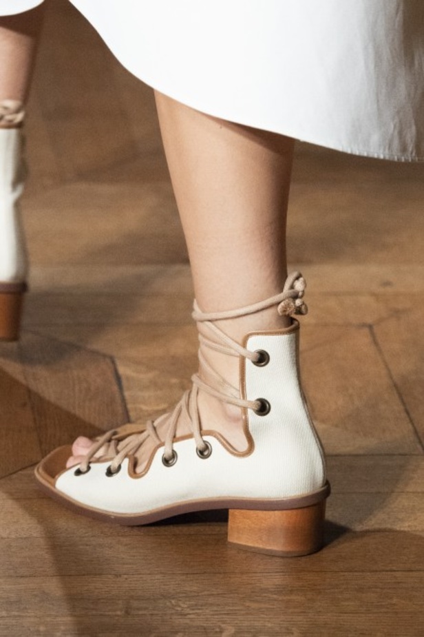 اسبوع الموضة في باريس 2019 مجموعة ستيلا مكارتني لربيع وصيف 2020