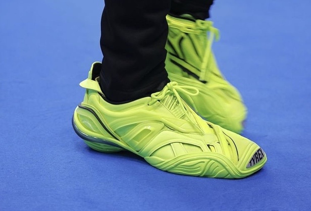 اسبوع الموضة في باريس 2019 مجموعة BALENCIAGA للألبسة الجاهزة لربيع وصيف 2020 