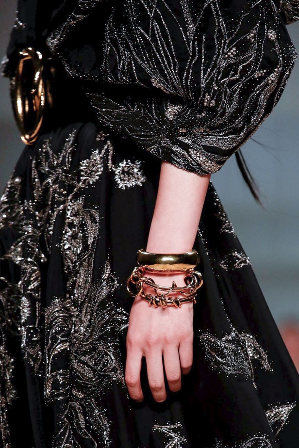 اسبوع الموضة في باريس 2019 مجموعة الملابس الجاهزة من ألكسندر ماكوين لربيع وصيف 2020