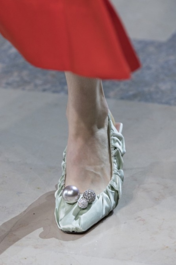 اسبوع الموضة في باريس 2019 أزياء ROCHAS الفاخرة لربيع وصيف 2020