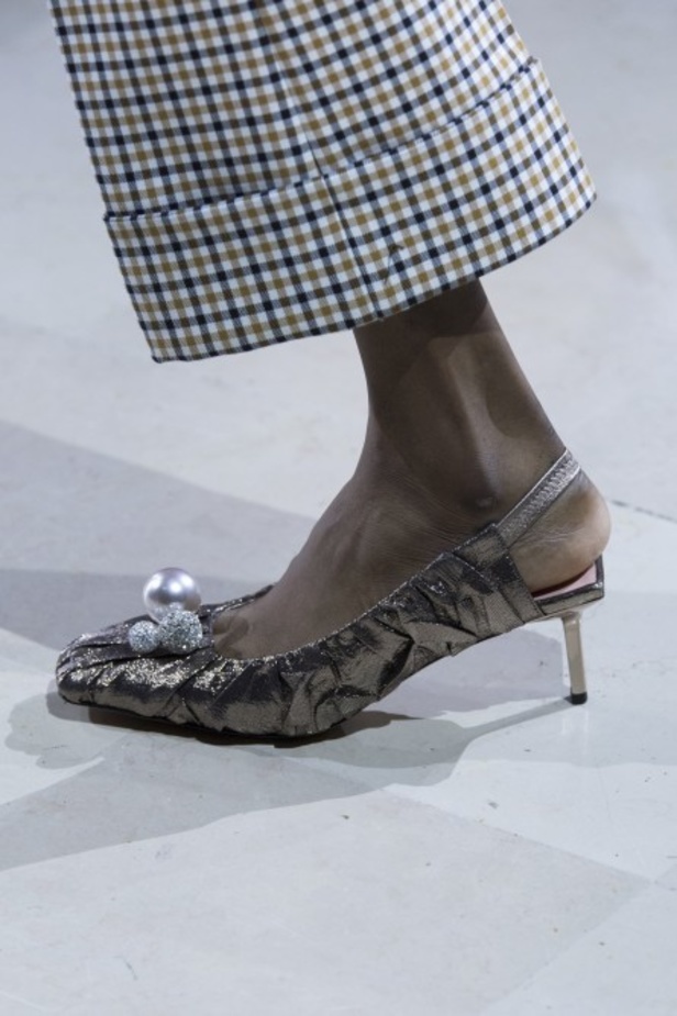 اسبوع الموضة في باريس 2019 أزياء ROCHAS الفاخرة لربيع وصيف 2020