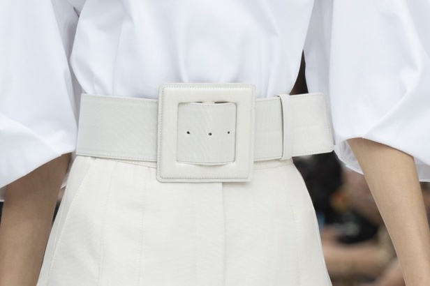 عرض أزياء كارولينا هيريرا لموسم ربيع وصيف 2020