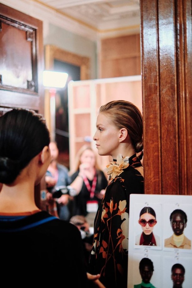 اسبوع الموضة في لندن 2019  عرض أزياء VICTORIA BECKHAM لربيع وصيف 2020