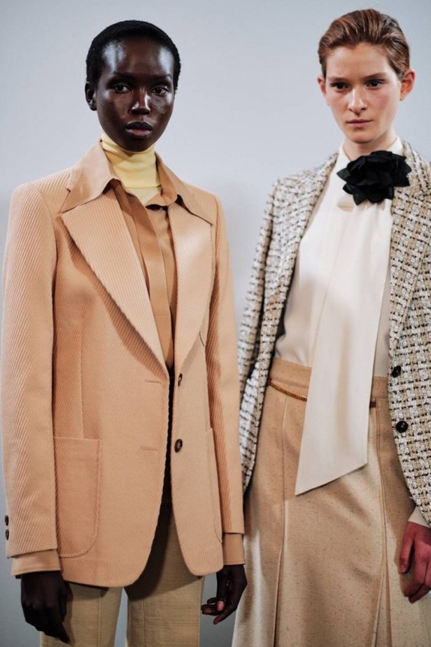 اسبوع الموضة في لندن 2019  عرض أزياء VICTORIA BECKHAM لربيع وصيف 2020