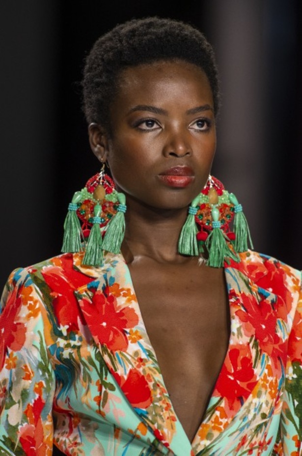 اسبوع الموضة في نيويورك 2019 عرض مجموعة  badgley mischka ربيع وصيف 2020