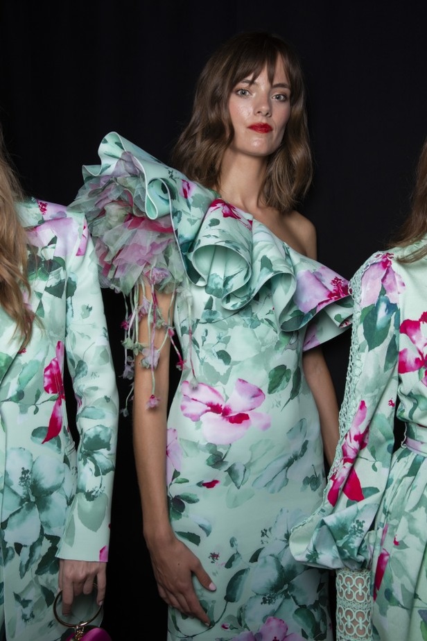 اسبوع الموضة في نيويورك 2019 عرض مجموعة  badgley mischka ربيع وصيف 2020