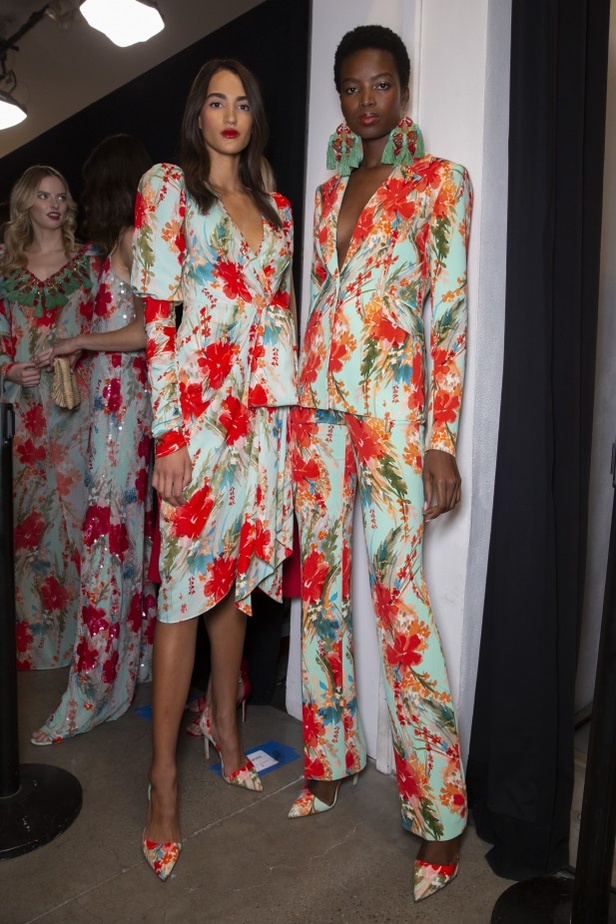 اسبوع الموضة في نيويورك 2019 عرض مجموعة  badgley mischka ربيع وصيف 2020