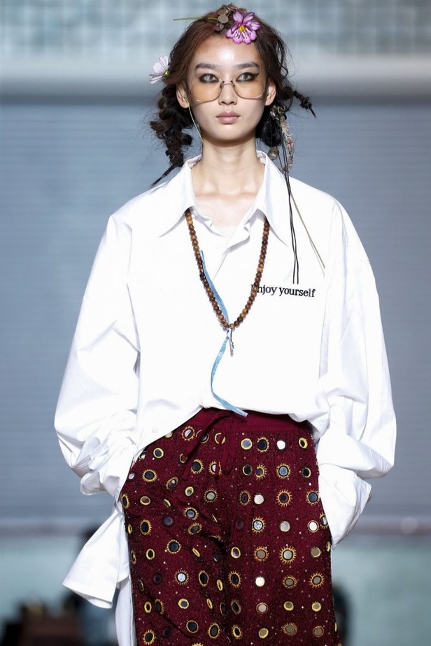 اسبوع الموضة في لندن 2019 مجموعة ASHISH لربيع وصيف 2020