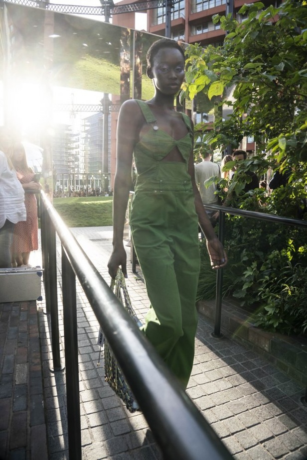 اسبوع الموضة في لندن 2019 مجموعة أزياء HOUSE OF HOLLANDS الجاهزة لربيع وصيف 2020