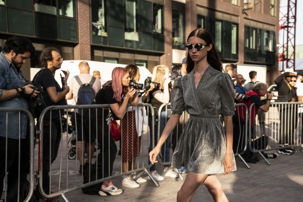 اسبوع الموضة في لندن 2019 مجموعة أزياء HOUSE OF HOLLANDS الجاهزة لربيع وصيف 2020