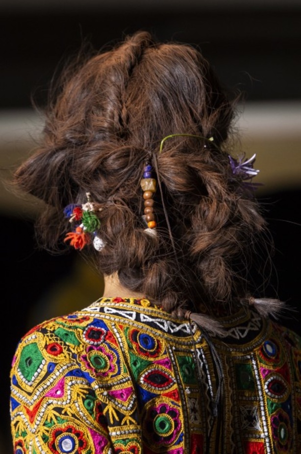 اسبوع الموضة في لندن 2019 مجموعة ASHISH لربيع وصيف 2020