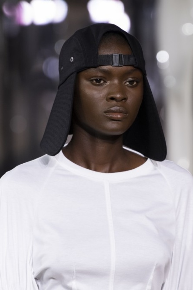 اسبوع الموضة في لندن 2019 عرض أزياء BURBERRY لربيع وصيف 2020