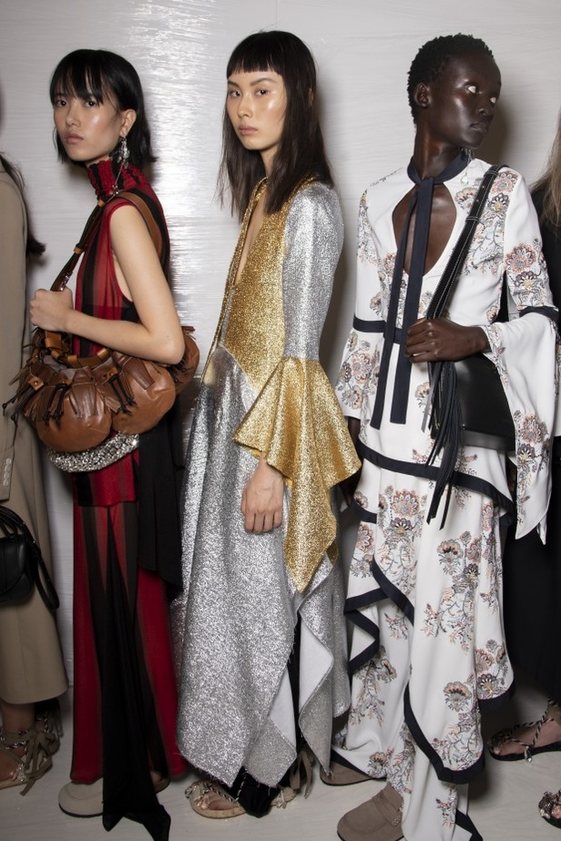 اسبوع الموضة في لندن 2019 مجموعة JW ANDERSON  للأزياء الجاهزة  لربيع وصيف 2020