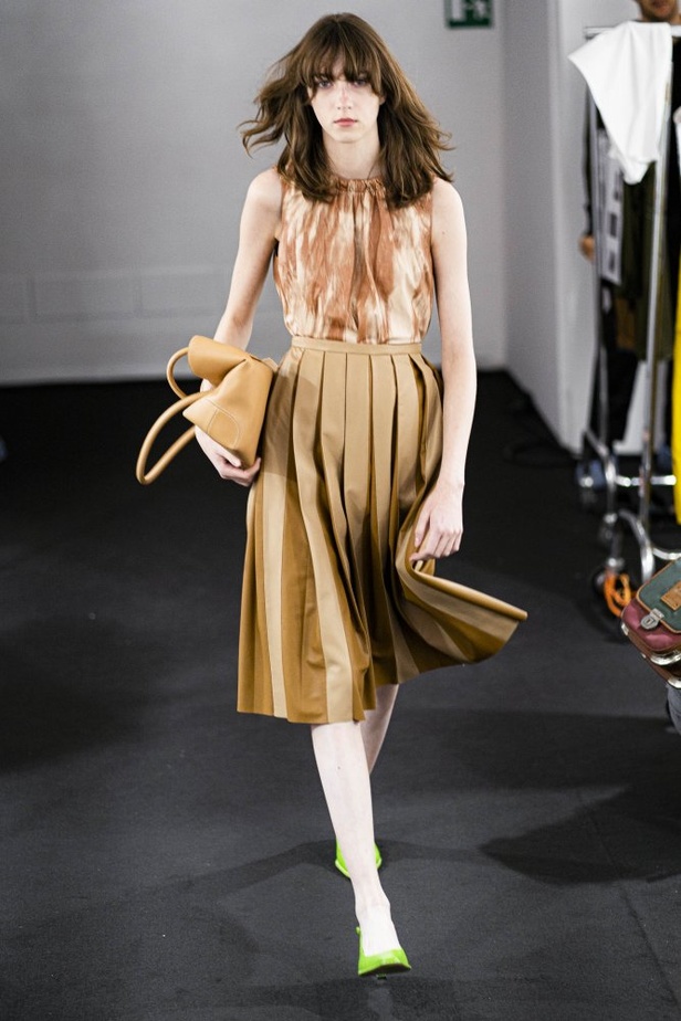 اسبوع الموضة في ميلان 2019 احذية TODS الفاخرة لربيع وصيف 2020