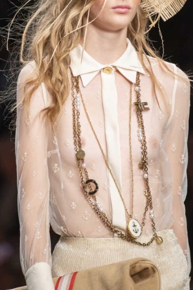 سافري الى عالم الرحلات البحرية مع مجموعة Elisabetta Franchi لربيع وصيف 2020