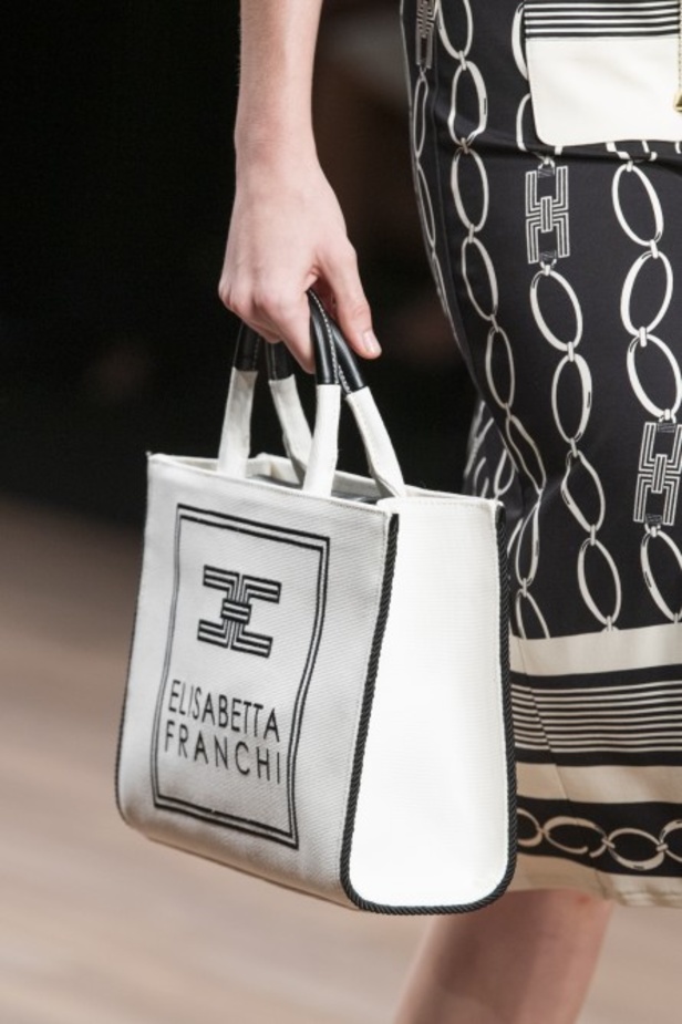 سافري الى عالم الرحلات البحرية مع مجموعة Elisabetta Franchi لربيع وصيف 2020