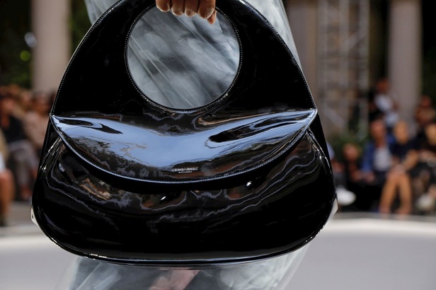 اسبوع الموضة في ميلان 2019 مجموعة GIORGIO ARMANI لربيع وصيف 2020