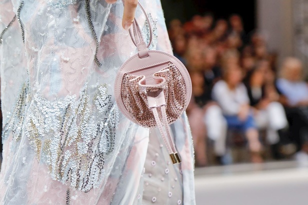 اسبوع الموضة في ميلان 2019 مجموعة GIORGIO ARMANI لربيع وصيف 2020