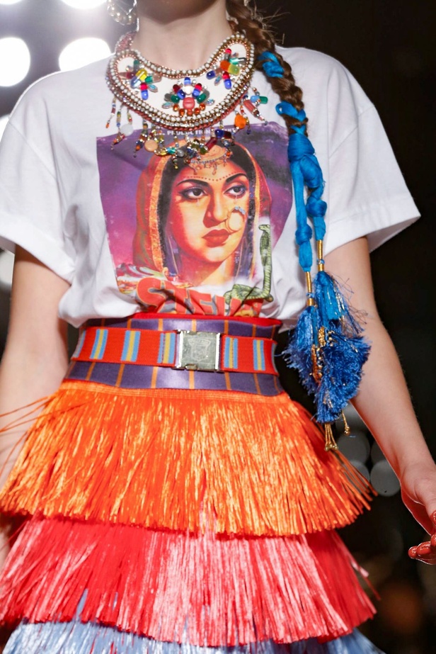 اسبوع الموضة في ميلان 2019 أزياء  STELLA JEAN الجاهزة لربيع وصيف 2020