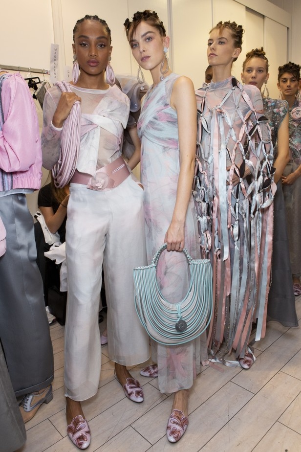 اسبوع الموضة في ميلان 2019 مجموعة GIORGIO ARMANI لربيع وصيف 2020