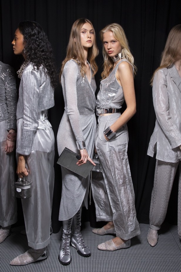 اسبوع الموضة في ميلان 2019 عرض أزياء Emporio Armani لربيع وصيف 2020 من ميلان