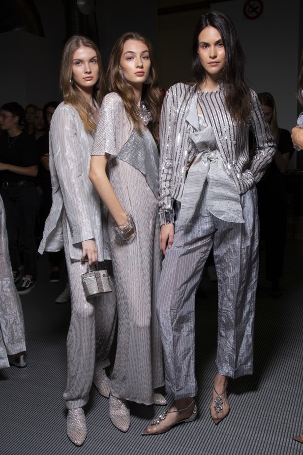 اسبوع الموضة في ميلان 2019 عرض أزياء Emporio Armani لربيع وصيف 2020 من ميلان