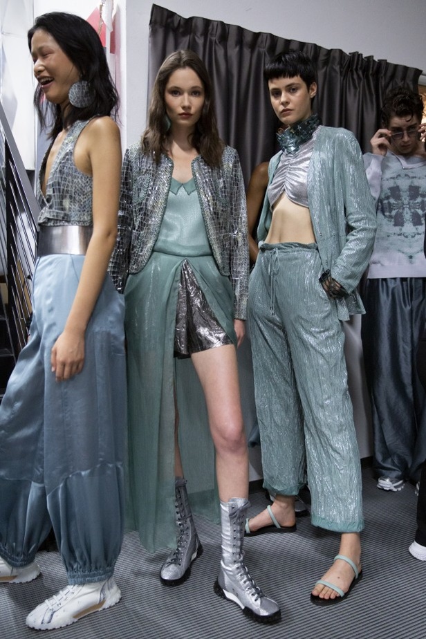اسبوع الموضة في ميلان 2019 عرض أزياء Emporio Armani لربيع وصيف 2020 من ميلان