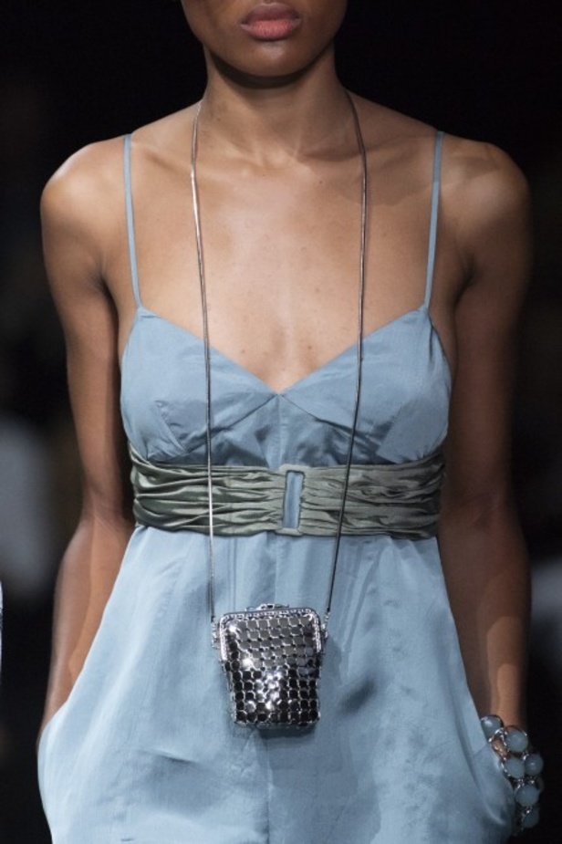 اسبوع الموضة في ميلان 2019 عرض أزياء Emporio Armani لربيع وصيف 2020 من ميلان